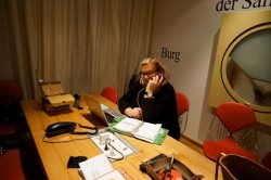 Am Schreibtisch im Hotel "drei Raben" auch bei meiner Tournee fällt jede Menge Schreibarbeit an